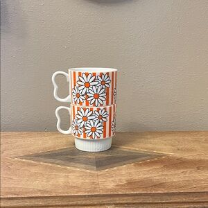 Vintage Retro Orange Daisy Nesting Mugs